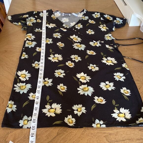 ASOS Reclaimed Vintage inspired mini wrap dress in daisy print Size 10 - Picture 12 of 14